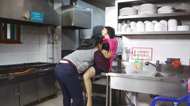 sex and zen 3d E gái chân dài trong bộ đồ cô dâu gợi tình